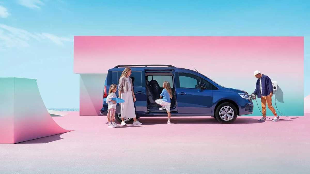 Renault Grand Kangoo E-Tech electric &ndash; prostorn&aacute; varianta pro rodiny a flotily